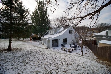 1141 Cummins Cir, Des Moines, IA 50311 - photo 2