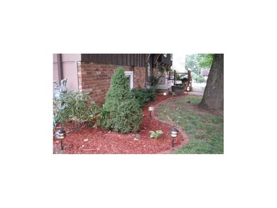 7115 Robin Ln, Shawnee, KS 66203 - photo 3