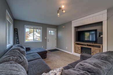 5-web-or-mls-804-juniper-ln-nw.jpg