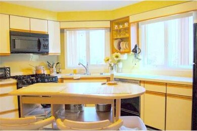 12 Walden Pond Dr, Nashua, NH 03064 - photo 4