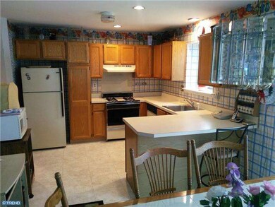 655 Kenney Ln, Brookhaven, PA 19015 - photo 3