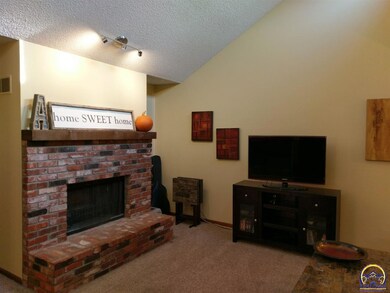 3538 SW Eveningside Dr, Topeka, KS 66614 - photo 3