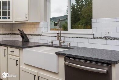 5687 Grand Teton Loop-large-018-23-Kitch