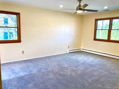 12 Soundview Ave unit Upper, Oyster Bay, NY 11771 - photo 3