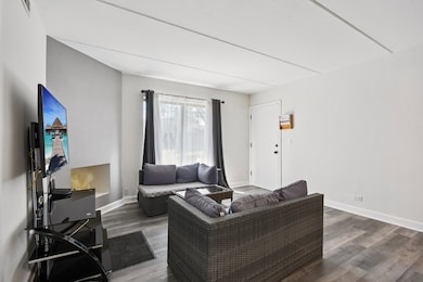 1751 S Washington St unit 1, Naperville, IL 60565 - photo 2