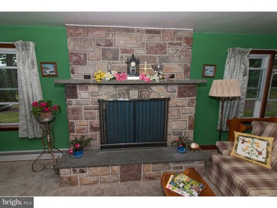 6418 Chestnut Hill Rd, Coopersburg, PA 18036 - photo 5