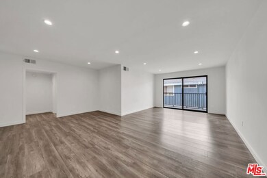 7453 Haskell Ave unit 7, Van Nuys, CA 91406 - photo 2