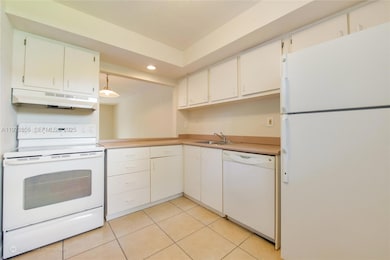 Sunwood Condominium unit 125, Miami, FL 33155 - photo 2