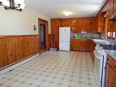 16 Clover St, Exeter, NH 03833 - photo 4