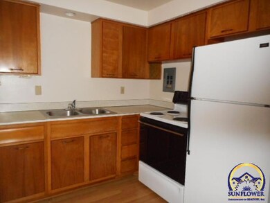 1337 SW Woodhull St, Topeka, KS 66604 - photo 2