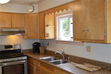 Bright sun filled kitchen !