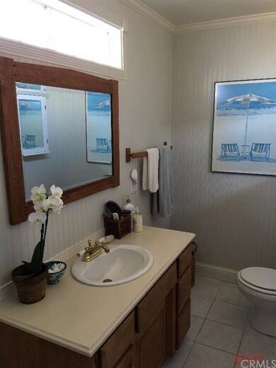 Wonderful, cute and easy care Bath! Top notch trim