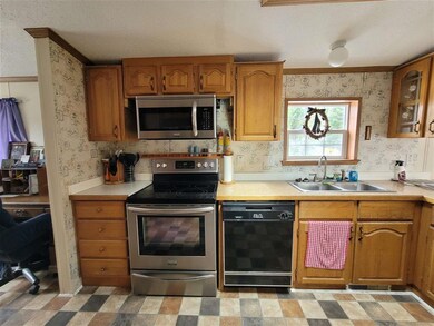106 Morways Park unit 106, Charlestown, NH 03603 - photo 5