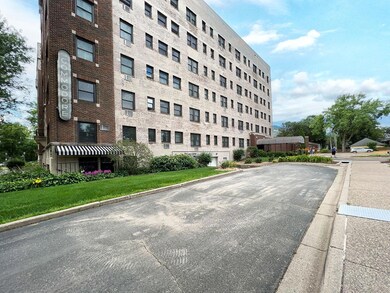 The Commodore Condominium unit 500, Saint Paul, MN 55102 - photo 2