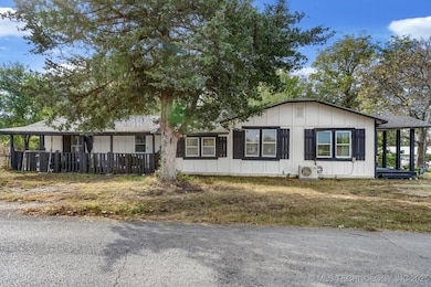 701 S Poplar St, Bristow, OK 74010 - photo 3