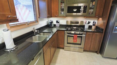 3106 Bettles Bay Kitchen 3