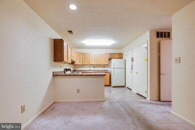 5704 Brewer House Cir unit T1, Rockville, MD 20852 - photo 2