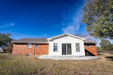 815 S Oak Grove Rd, Cushing, OK 74023 - photo 4