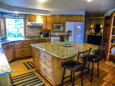 16648 Pleasant Beach Dr SE, Yelm, WA 98597 - photo 3