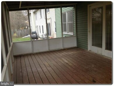 14922 Laurel Oaks Ln, Laurel, MD 20707 - photo 6