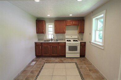 1323 E Murden St, Kokomo, IN 46901 - photo 2