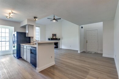 121 Myers Dr, Fort Worth, TX 76108 - photo 3