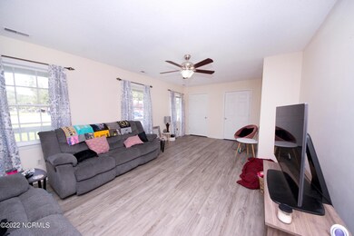 518 E Springhill Terrace, Jacksonville, NC 28546 - photo 6