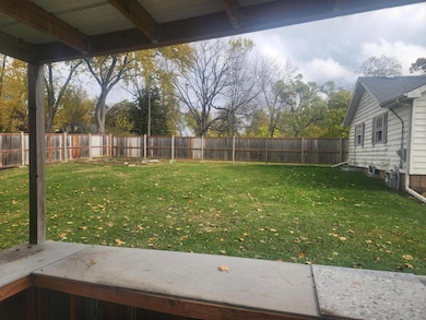 N1469 Moss Dr, Genoa City, WI 53128 - photo 4