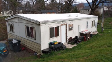 407 W Park St, Grants Pass, OR 97527 - photo 2