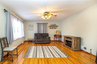 324 Alder St, Black River Falls, WI 54615 - photo 5