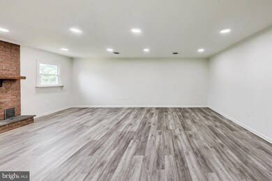 906 Snider Ln, Silver Spring, MD 20905 - photo 5