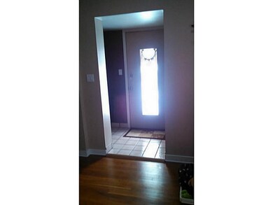Entry/Foyer.
