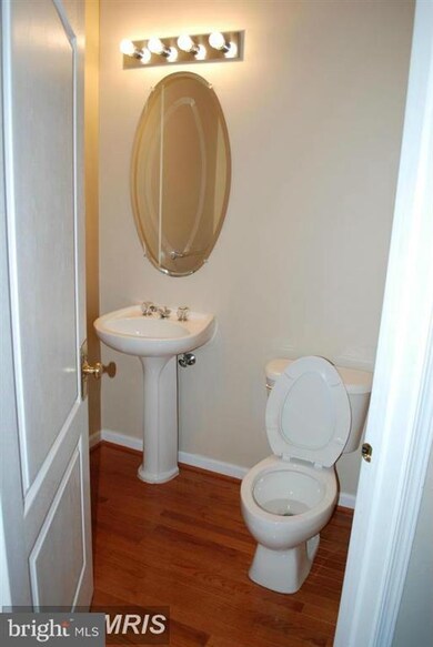 25501 Beresford Dr, Chantilly, VA 20152 - photo 5