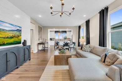 Photo of Similar Model