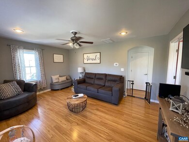 5869 Mccomb St, Crozet, VA 22932 - photo 3