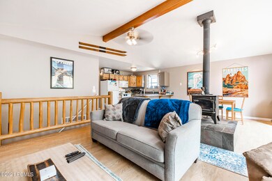 2_Great-Room_high_3687171