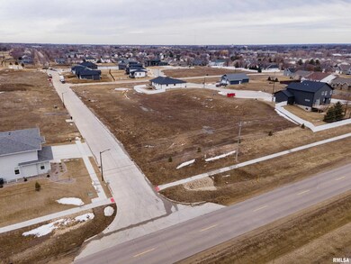 1811 Katie Ct, Davenport, IA 52807 - photo 4