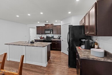 008-2577CottonwoodDrive-Sevierville-TN-3