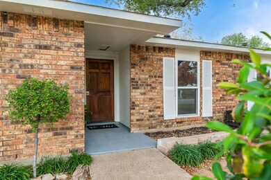 7453 Tunbridge Dr, North Richland Hills, TX 76182 - photo 4