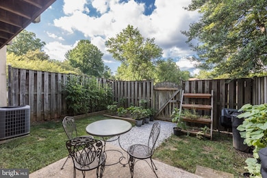 9532 Miranda Ct, Fairfax, VA 22031 - photo 5