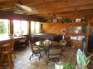 The Floida Room, Wet Bar, refer,sink and inside Sp
