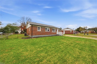 913 Dandridge Dr, Portsmouth, VA 23701 - photo 2