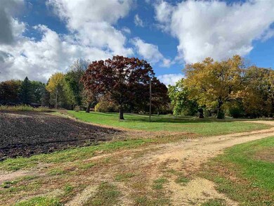 5803 S Duggan Rd, Beloit, WI 53511 - photo 2