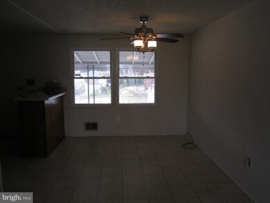 3204 Ryerson Cir, Halethorpe, MD 21227 - photo 7