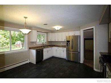 Kitchen. Beautifully updated kitchen with stainles