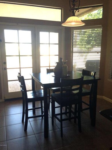Eat-in Kitchen