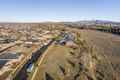 764 NW 13th St, Redmond, OR 97756 - photo 6