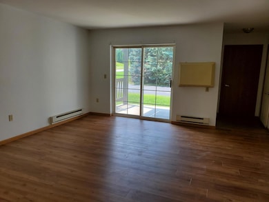 630WestfieldWay#3-LivRm