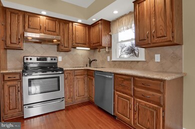 30 N 6th St, Womelsdorf, PA 19567 - photo 4