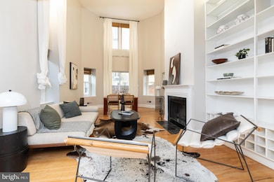 1903 Spruce St unit 3E, Philadelphia, PA 19103 - photo 6